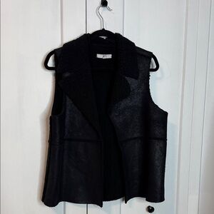 Jack by BB Dakota - Med - Black Faux Suede Sherpa Vest - metallic sheen on one